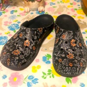 Navy crocs with flowers